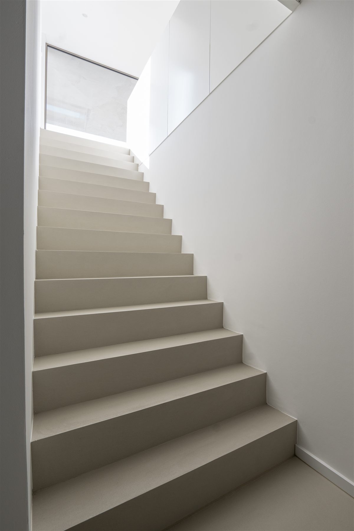 Fugenlos beschichtete Treppe von Lamurista